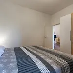 Top Central Apartments プーラ
