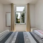 Top Central Apartments アパート プーラ